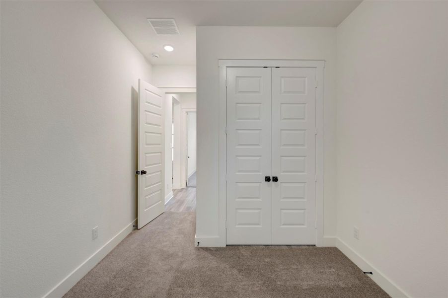 Spacious, unfurnished interior of a new home in Elyson 45', Katy (Image 16).