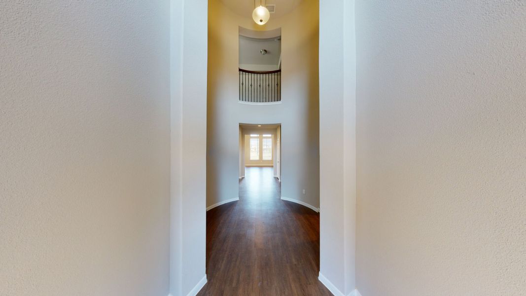 Representative unfurnished interior of a home built from the Floor Plan 3256 by Colina Homes in Grand Magnolia, Magnolia (Image 55).