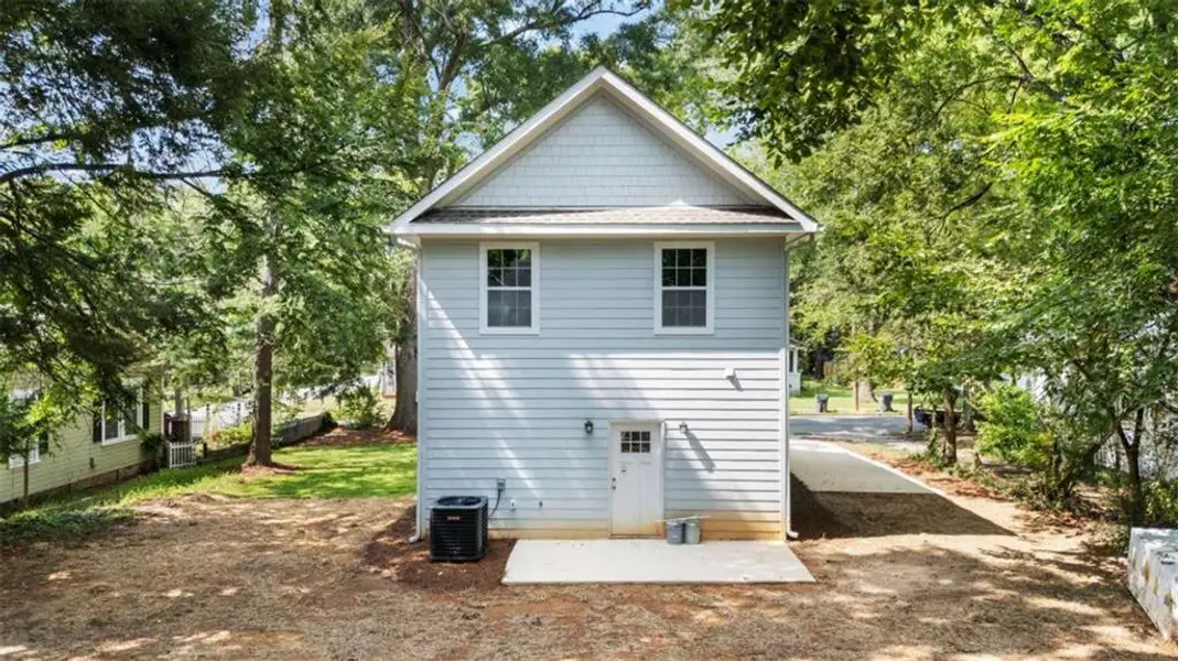 Exterior details and patio area of a home in , Cedartown (Image 3).