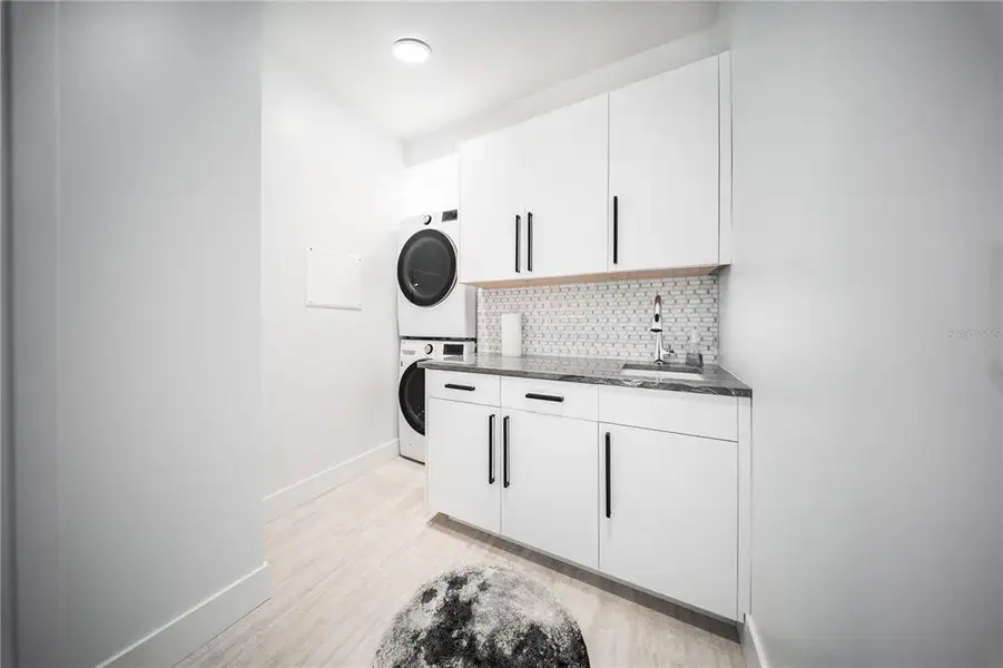 Furnished interior view inside a new home in , Sarasota (Image 15).