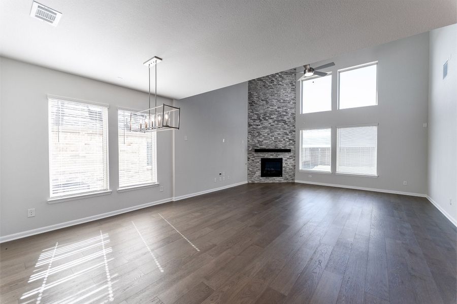 Spacious, unfurnished interior of a new home in Westridge, McKinney (Image 18).