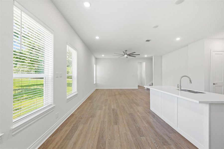 Spacious, unfurnished interior of a new home in , Hempstead (Image 34).