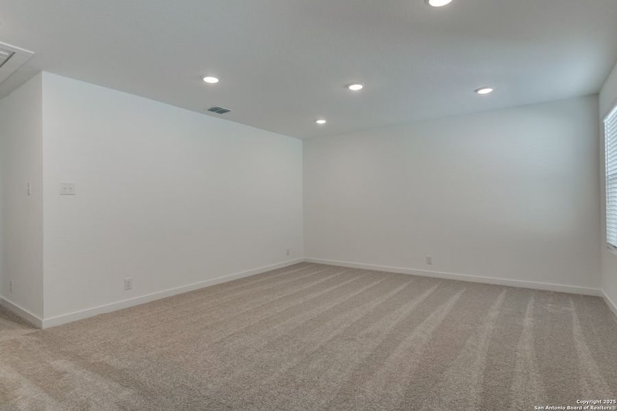 Spacious, unfurnished interior of a new home in The Preserve at the Wilder, Adkins (Image 32).