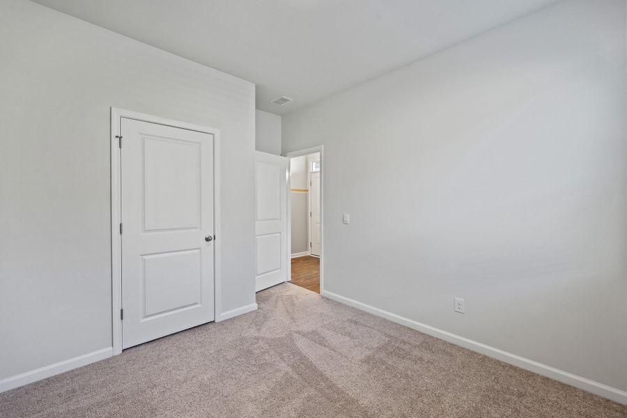 Spacious, unfurnished interior of a new home in , Ladson (Image 18).