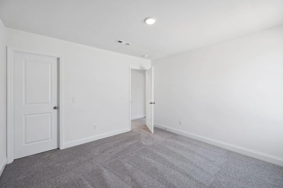 Spacious, unfurnished interior of a new home in Willow Landing, Mount Juliet (Image 37).