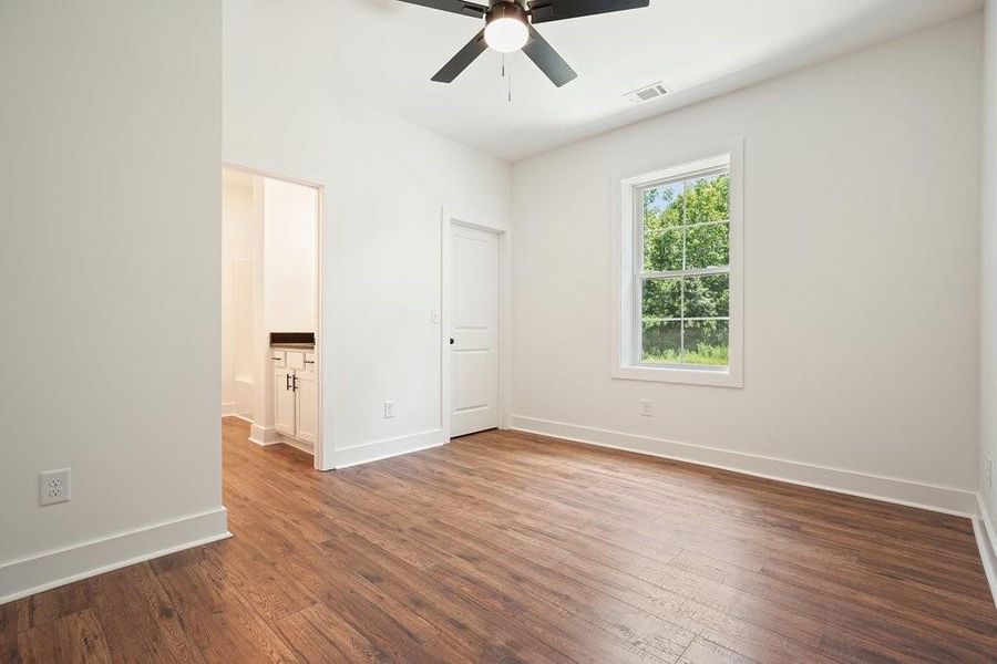 Spacious, unfurnished interior of a new home in , Talking Rock (Image 46). Spacious, unfurnished interior of a new home in , Talking Rock (Image 46).