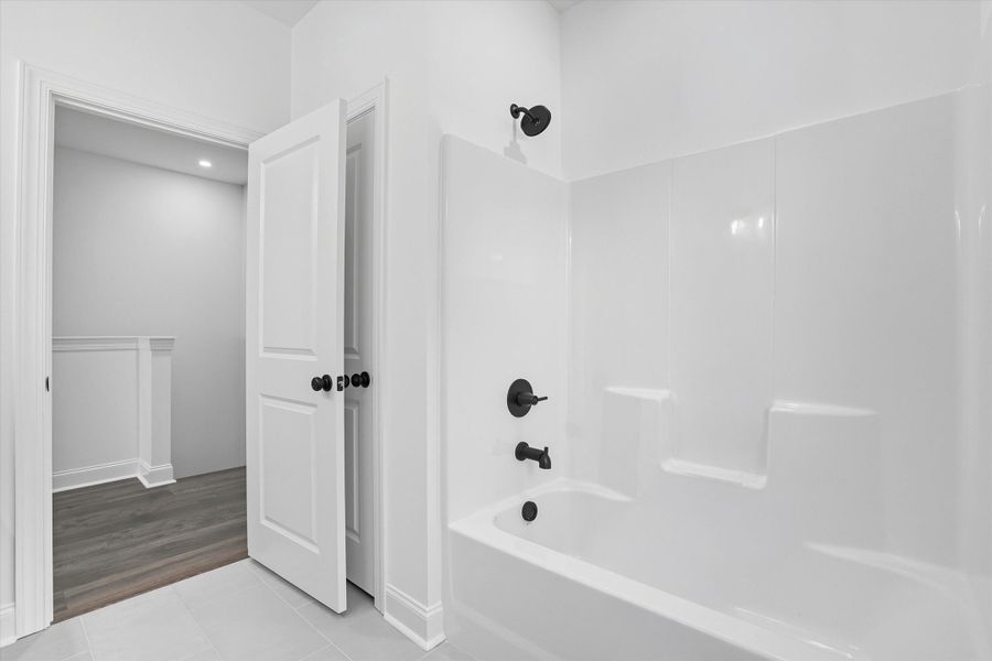 Spacious, unfurnished interior of a new home in , Johns Island (Image 16).