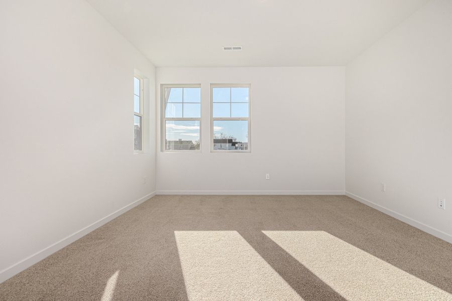 Spacious, unfurnished interior of a new home in Arras Park, Thornton (Image 27).