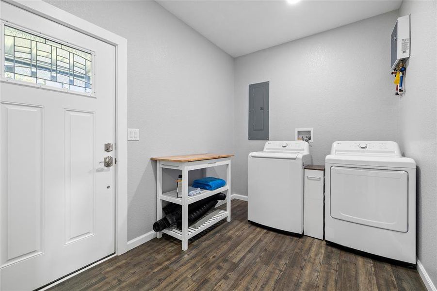 Furnished interior view inside a new home in , Quitman (Image 8).