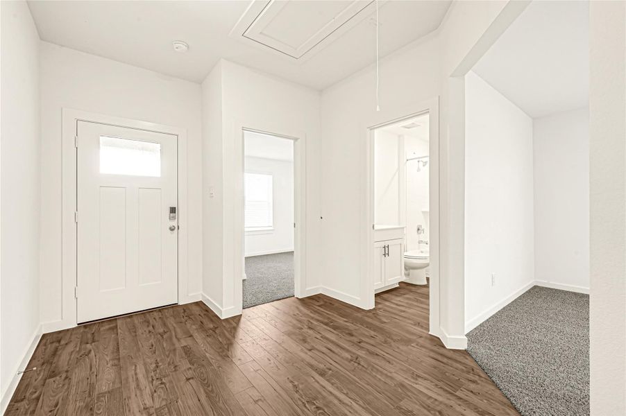 Spacious, unfurnished interior of a new home in Tamarron, Fulshear (Image 24). Spacious, unfurnished interior of a new home in Tamarron, Fulshear (Image 24).