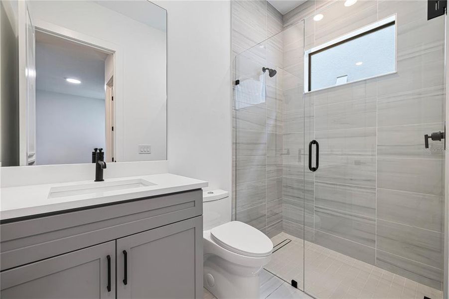 Furnished interior view inside a new home in , Montverde (Image 11).