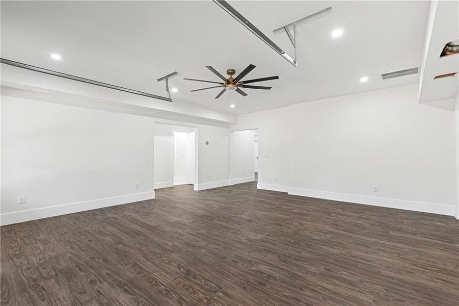 Spacious, unfurnished interior of a new home in , Atlanta (Image 40).