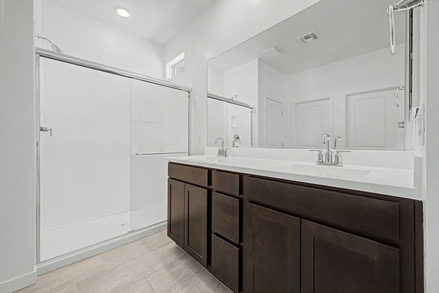 Furnished interior view inside a new home in Sunrise, Surprise (Image 4).