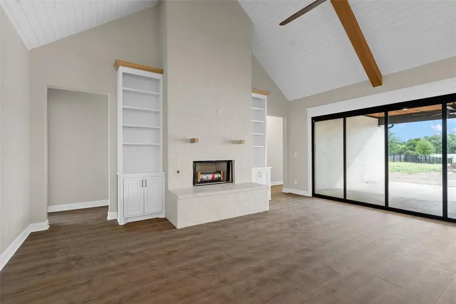 Spacious, unfurnished interior of a new home in , Woodway (Image 6).