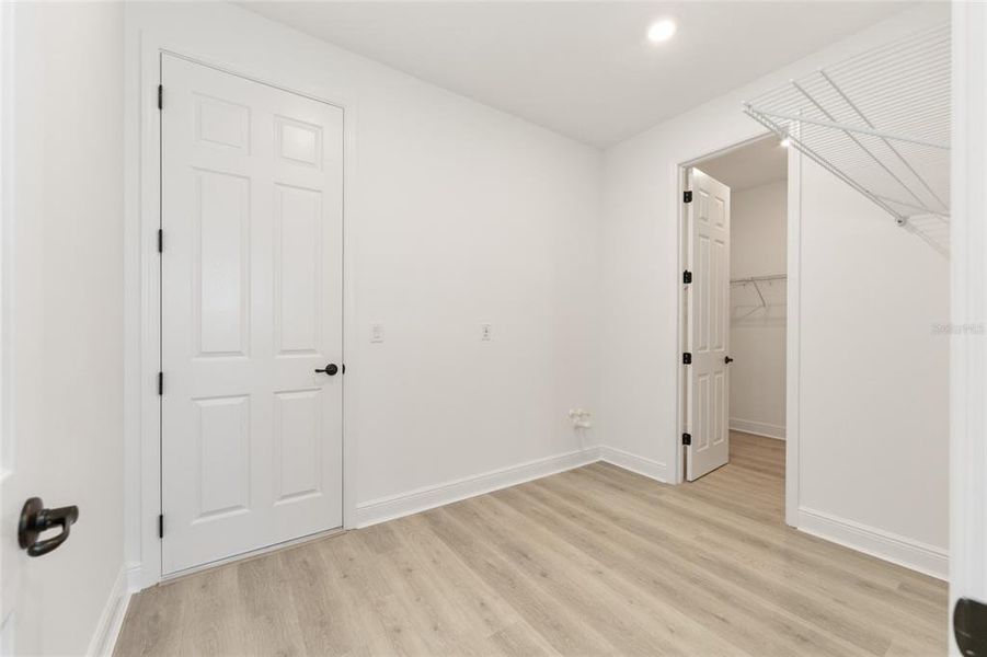 Spacious, unfurnished interior of a new home in , Ocala (Image 35).