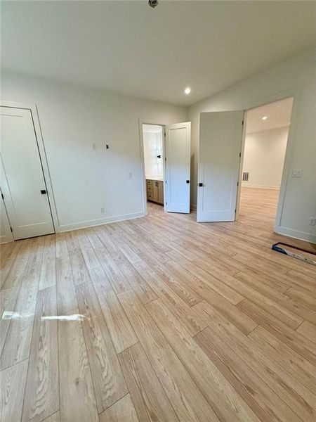 Spacious, unfurnished interior of a new home in , Sandy Springs (Image 65).