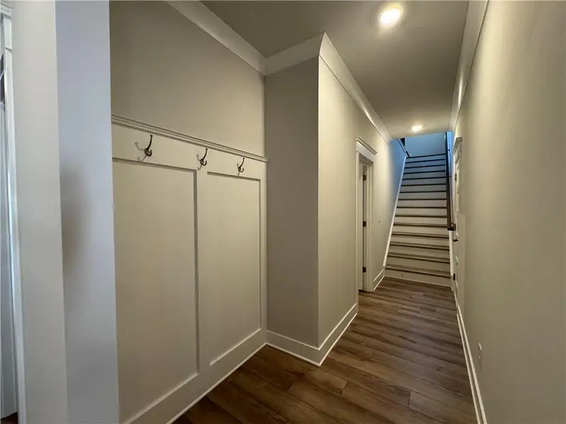 Spacious, unfurnished interior of a new home in Rosewood Lake Preserve, Hoschton (Image 25).