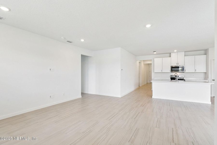 Spacious, unfurnished interior of a new home in , Palm Coast (Image 24).