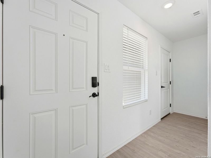 Spacious, unfurnished interior of a new home in Torian Village, San Antonio (Image 20).
