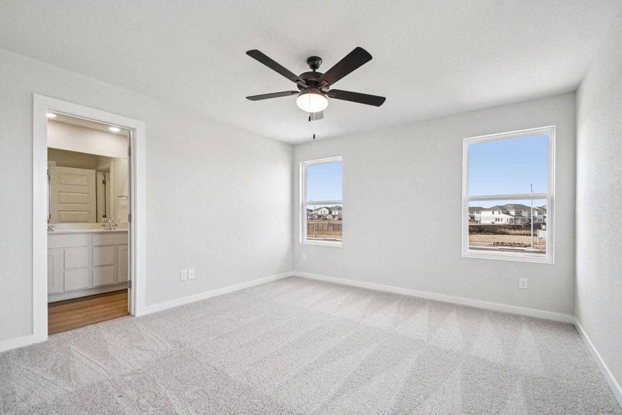 Spacious, unfurnished interior of a new home in Avery Centre, Round Rock (Image 22).