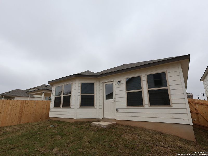 Exterior details and patio area of a home in Paloma Park, Converse (Image 3).