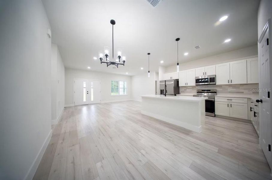 Spacious, unfurnished interior of a new home in , Citrus Springs (Image 16).
