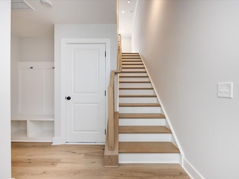 Spacious, unfurnished interior of a new home in Context at Oakhurst, Charlotte (Image 22). Spacious, unfurnished interior of a new home in Context at Oakhurst, Charlotte (Image 22).