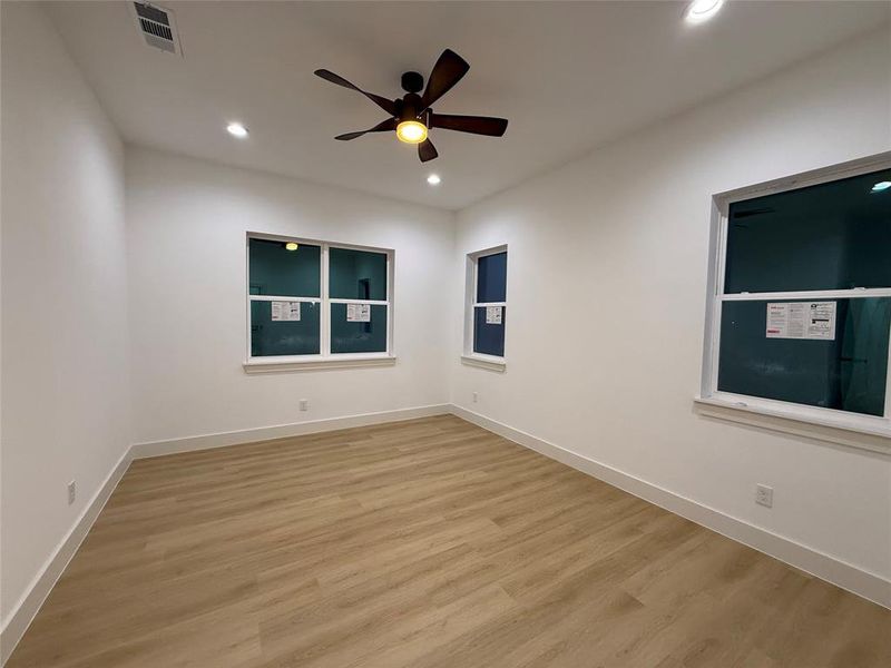 Spacious, unfurnished interior of a new home in , Kemp (Image 13).