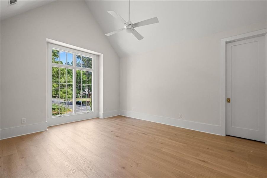 Spacious, unfurnished interior of a new home in , Brookhaven (Image 43).