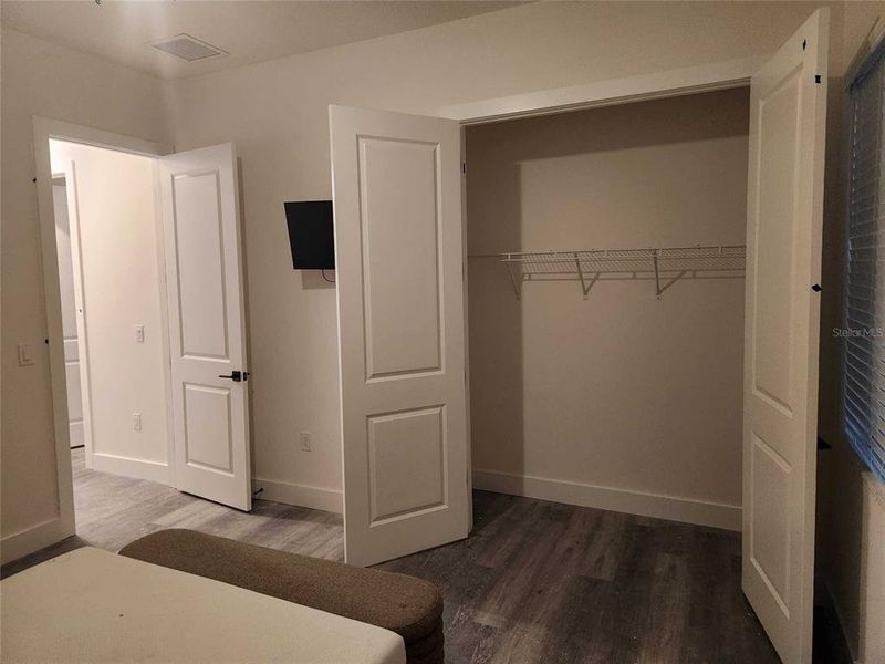 Spacious, unfurnished interior of a new home in , Spring Hill (Image 16).