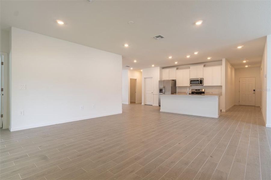 Spacious, unfurnished interior of a new home in Pioneer Ranch, Ocala (Image 34). Spacious, unfurnished interior of a new home in Pioneer Ranch, Ocala (Image 34).