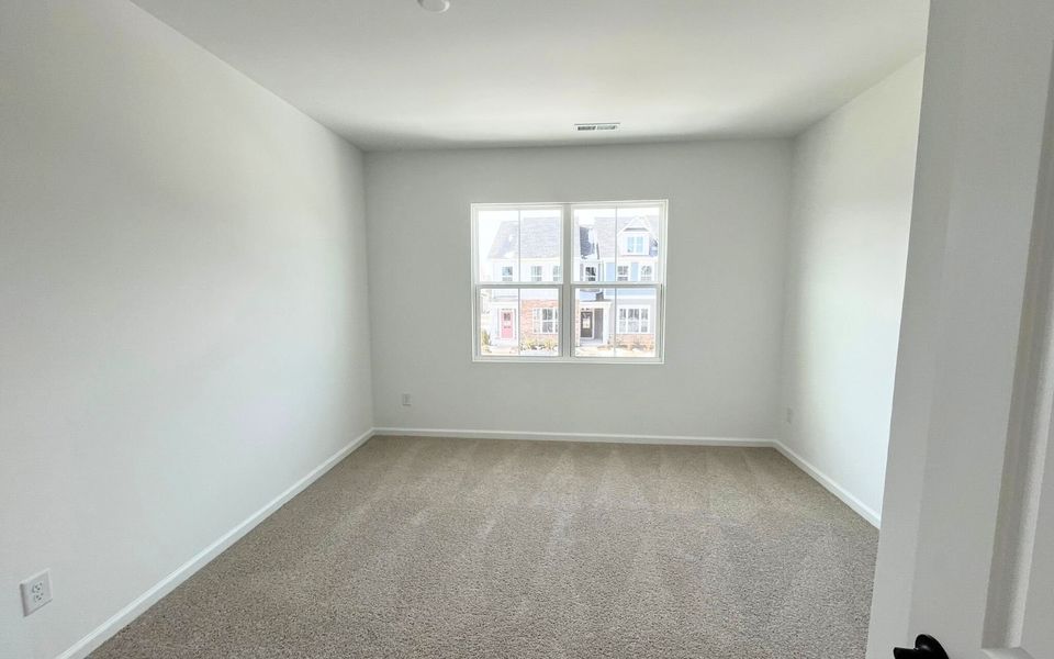 Spacious, unfurnished interior of a new home in Wendell Falls, Wendell (Image 14).