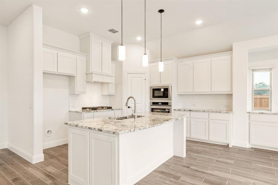 Furnished interior view inside a new home in Glenbrook, Red Oak (Image 11).