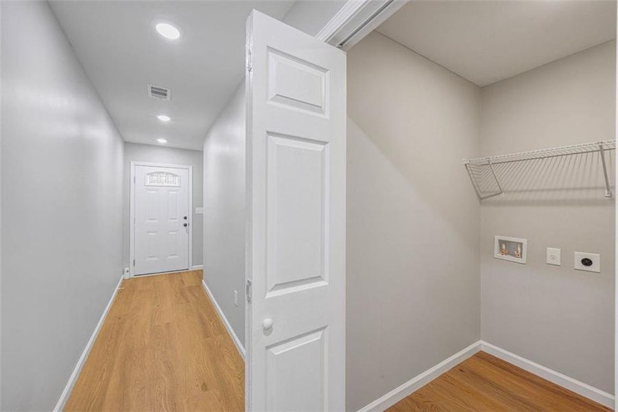 Spacious, unfurnished interior of a new home in , Stone Mountain (Image 27).