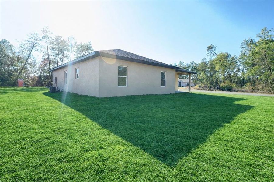 Exterior details and patio area of a home in , Ocala (Image 26).