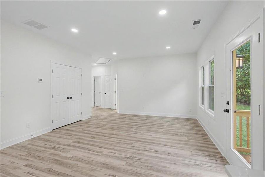 Spacious, unfurnished interior of a new home in , Forest Park (Image 17). Spacious, unfurnished interior of a new home in , Forest Park (Image 17).