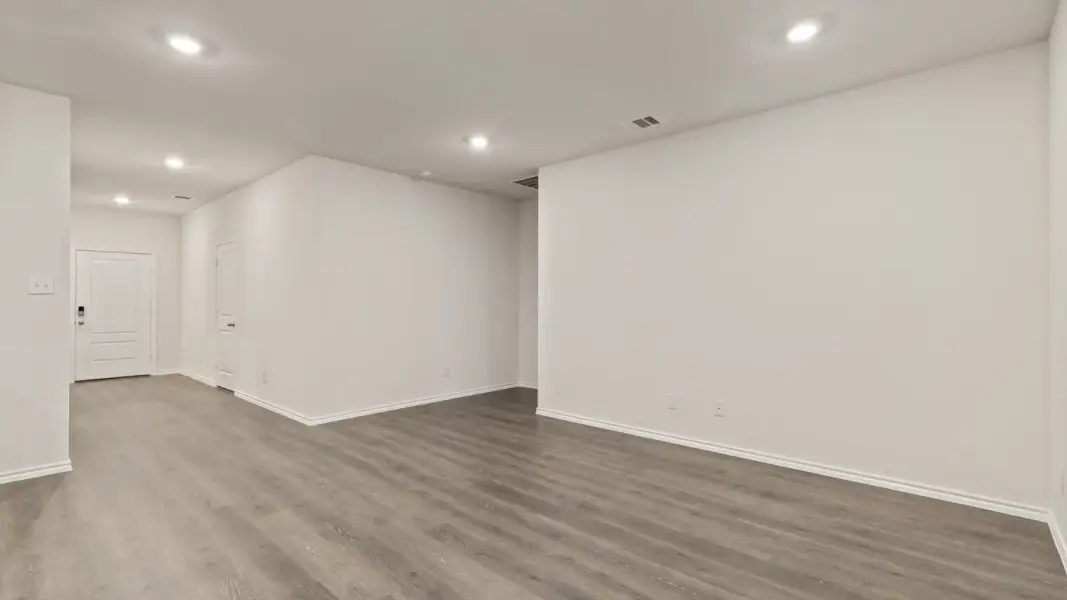 Spacious, unfurnished interior of a new home in The Reserve at Timber Creek, Lindale (Image 22).