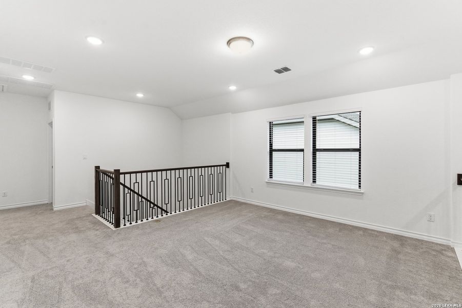 Spacious, unfurnished interior of a new home in Lily Springs, Seguin (Image 18).