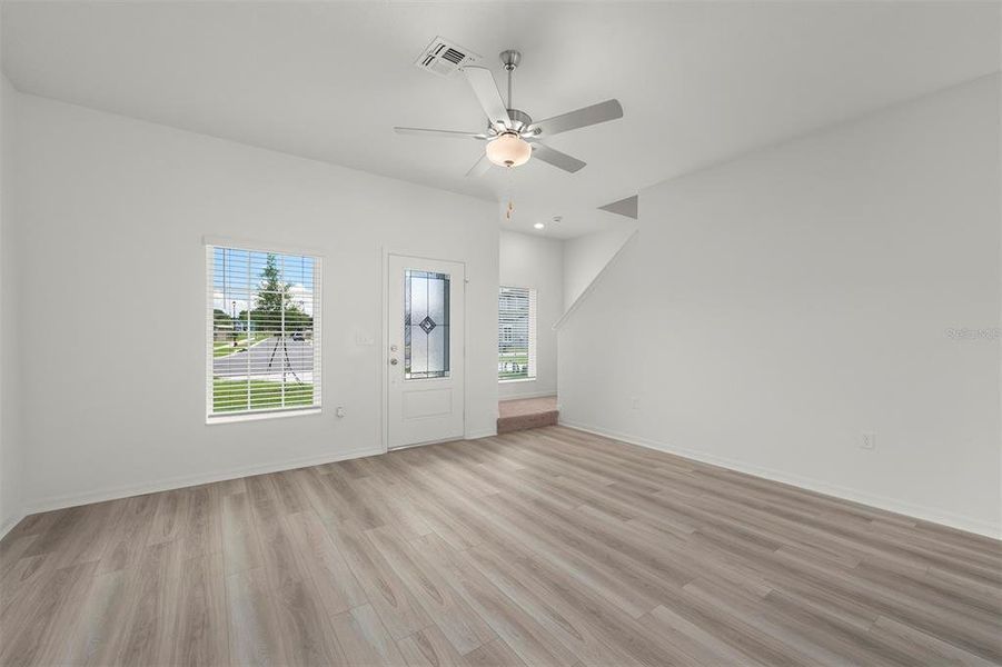 Spacious, unfurnished interior of a new home in Tula Parc, Astatula (Image 15).