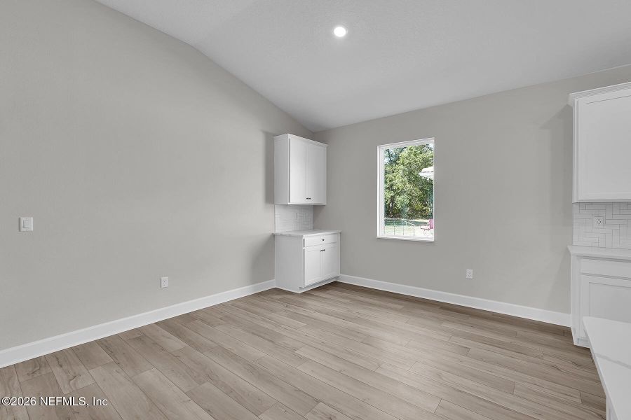 Spacious, unfurnished interior of a new home in , Jacksonville (Image 16).