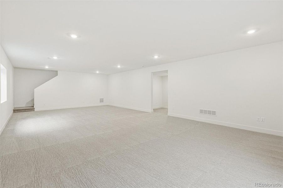 Spacious, unfurnished interior of a new home in Painted Prairie, Aurora (Image 27).