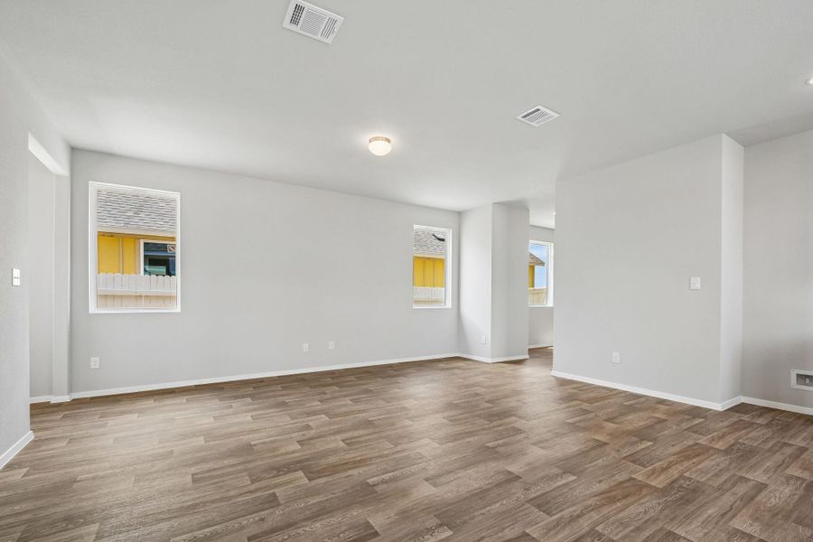 Spacious, unfurnished interior of a new home in Harvest Ridge, Elgin (Image 12). Spacious, unfurnished interior of a new home in Harvest Ridge, Elgin (Image 12).