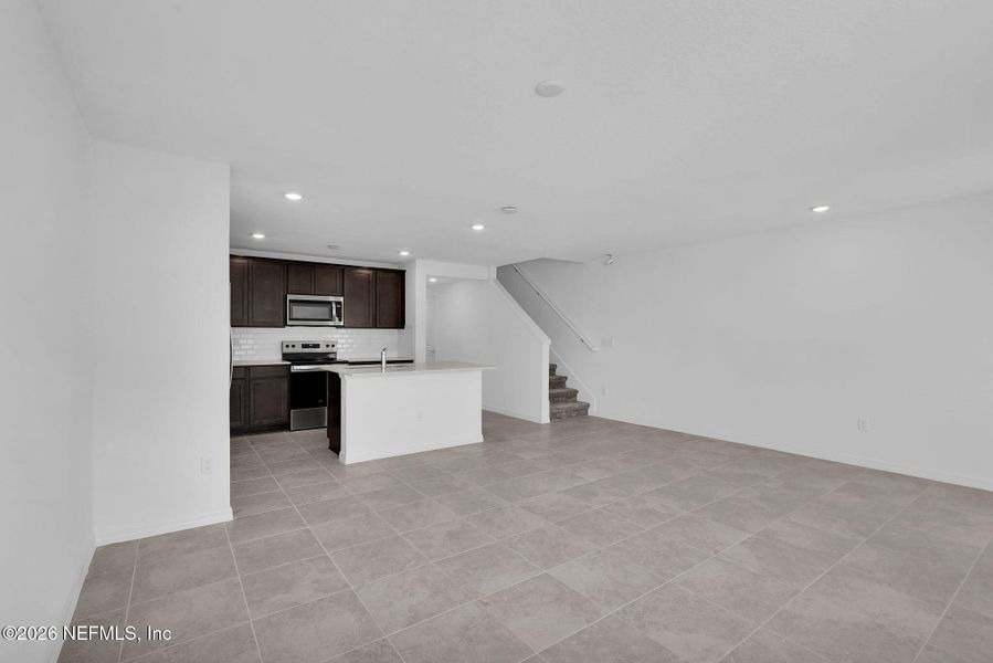 Spacious, unfurnished interior of a new home in , Jacksonville (Image 13).