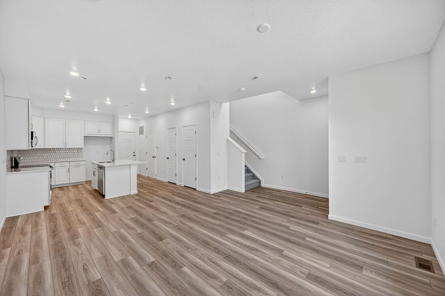 Spacious, unfurnished interior of a new home in Trailstone, Arvada (Image 9).
