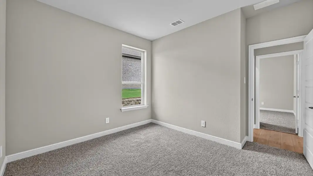 Spacious, unfurnished interior of a new home in Bluestem, Rhome (Image 18).