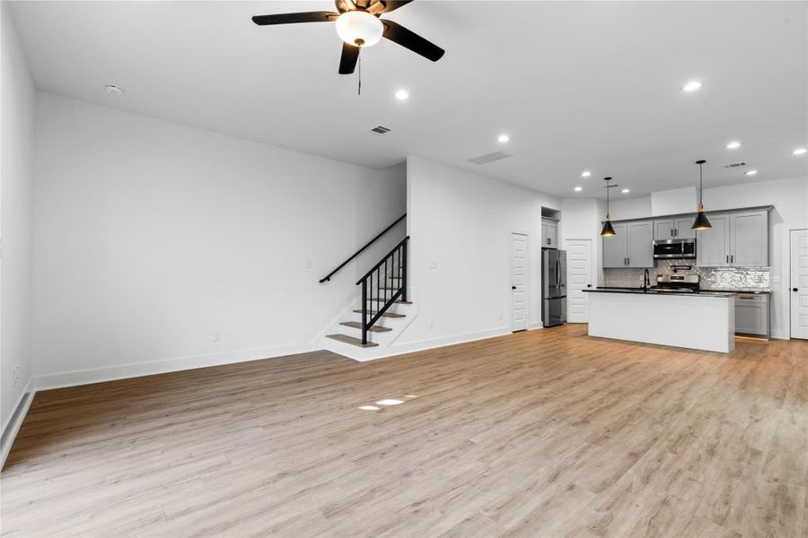 Spacious, unfurnished interior of a new home in , Houston (Image 15).
