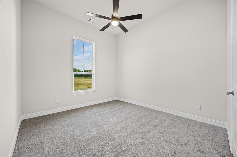 Spacious, unfurnished interior of a new home in Waterfall Ranch - 1 Acre Lots, Waxahachie (Image 19). Spacious, unfurnished interior of a new home in Waterfall Ranch - 1 Acre Lots, Waxahachie (Image 19).