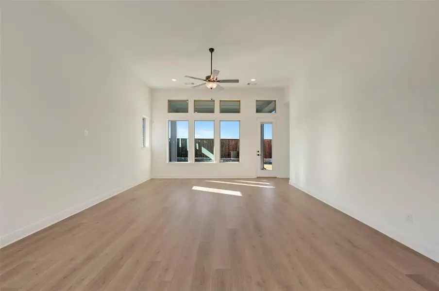 Spacious, unfurnished interior of a new home in Creekshaw – Classic, Royse City (Image 21).