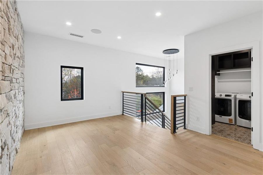 Spacious, unfurnished interior of a new home in , Roswell (Image 49).