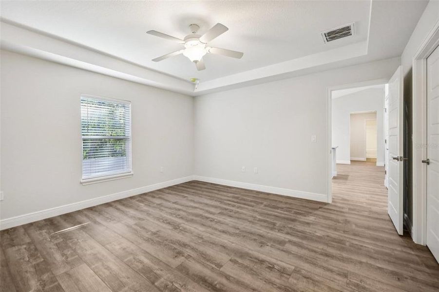 Spacious, unfurnished interior of a new home in , Citrus Springs (Image 19).